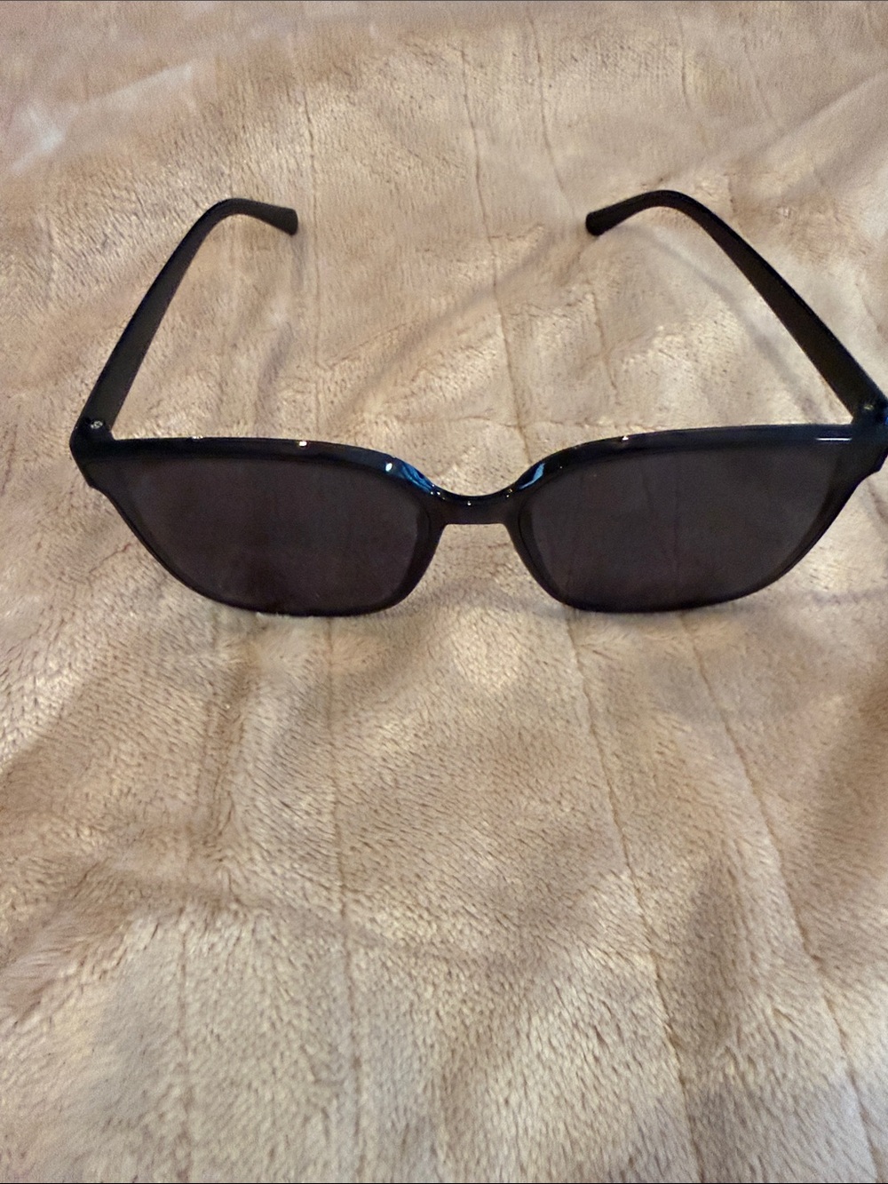 Classic Black Men's or Women’s Sunglasses - Sleek UV Protection
